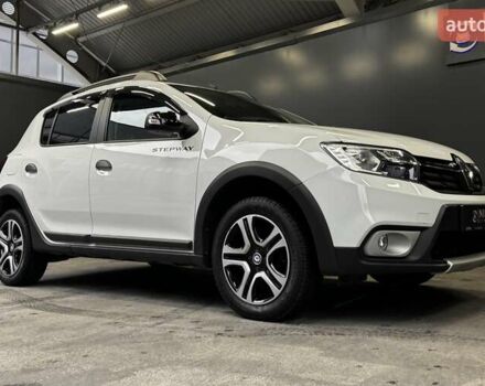 Белый Рено Сандеро СтэпВэй, объемом двигателя 0.9 л и пробегом 39 тыс. км за 11900 $, фото 23 на Automoto.ua