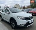 Белый Рено Сандеро СтэпВэй, объемом двигателя 0.9 л и пробегом 110 тыс. км за 7522 $, фото 3 на Automoto.ua