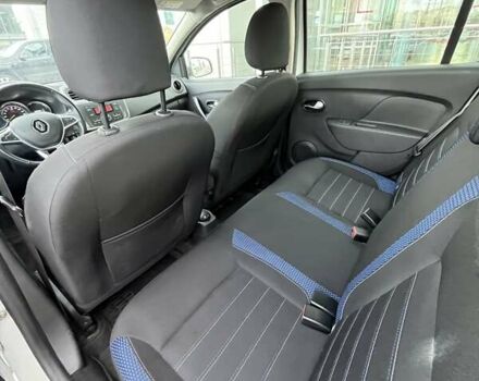 Білий Рено Сандеро СтепВей, об'ємом двигуна 0.9 л та пробігом 99 тис. км за 7879 $, фото 13 на Automoto.ua