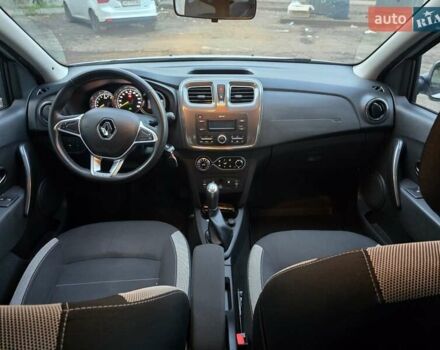 Білий Рено Сандеро СтепВей, об'ємом двигуна 0.9 л та пробігом 105 тис. км за 8900 $, фото 26 на Automoto.ua