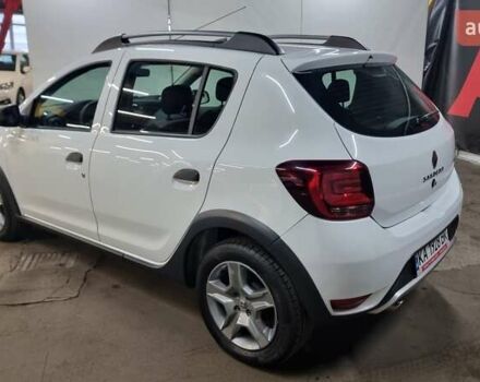 Белый Рено Сандеро СтэпВэй, объемом двигателя 0.9 л и пробегом 39 тыс. км за 8100 $, фото 3 на Automoto.ua