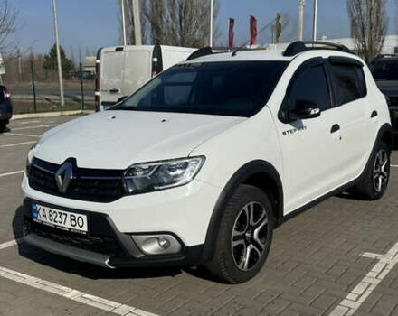 Білий Рено Сандеро СтепВей, об'ємом двигуна 1.46 л та пробігом 144 тис. км за 11800 $, фото 2 на Automoto.ua