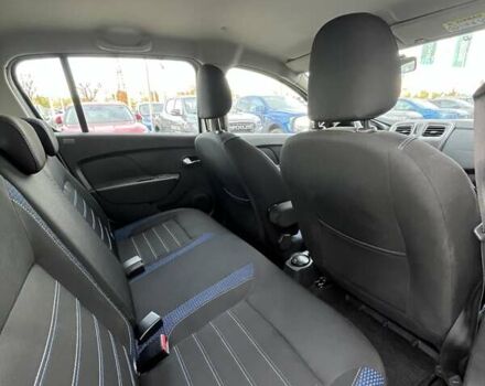 Білий Рено Сандеро СтепВей, об'ємом двигуна 0.9 л та пробігом 99 тис. км за 7879 $, фото 9 на Automoto.ua