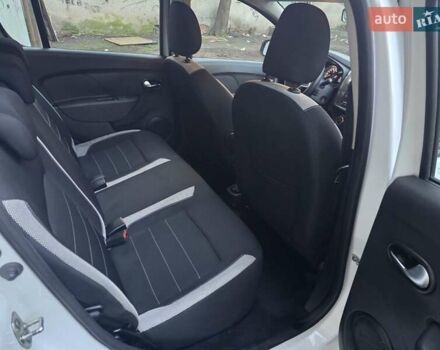 Білий Рено Сандеро СтепВей, об'ємом двигуна 0.9 л та пробігом 105 тис. км за 8900 $, фото 22 на Automoto.ua