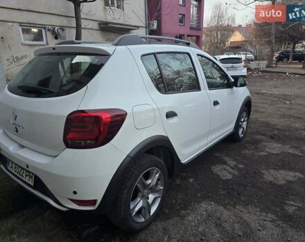 Білий Рено Сандеро СтепВей, об'ємом двигуна 0.9 л та пробігом 105 тис. км за 8900 $, фото 4 на Automoto.ua