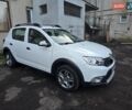 Білий Рено Сандеро СтепВей, об'ємом двигуна 0.9 л та пробігом 105 тис. км за 8900 $, фото 5 на Automoto.ua
