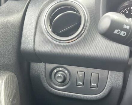 Белый Рено Сандеро СтэпВэй, объемом двигателя 0.9 л и пробегом 110 тыс. км за 7522 $, фото 22 на Automoto.ua