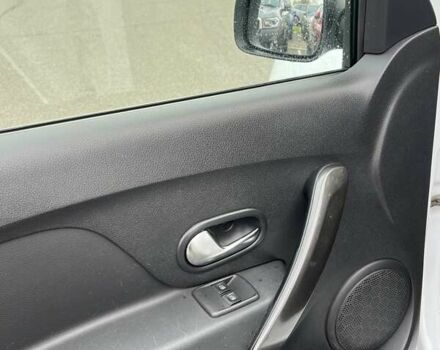 Белый Рено Сандеро СтэпВэй, объемом двигателя 0.9 л и пробегом 110 тыс. км за 7522 $, фото 15 на Automoto.ua