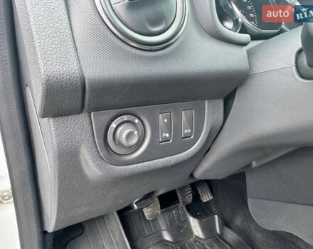 Белый Рено Сандеро СтэпВэй, объемом двигателя 1.46 л и пробегом 100 тыс. км за 12800 $, фото 15 на Automoto.ua