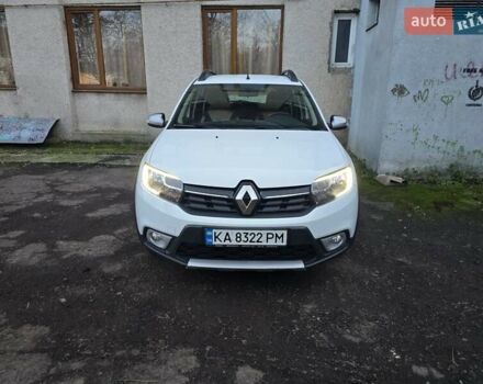 Білий Рено Сандеро СтепВей, об'ємом двигуна 0.9 л та пробігом 105 тис. км за 8900 $, фото 6 на Automoto.ua