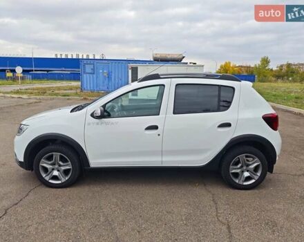 Белый Рено Сандеро СтэпВэй, объемом двигателя 1.46 л и пробегом 63 тыс. км за 13250 $, фото 21 на Automoto.ua