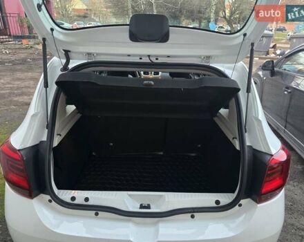 Білий Рено Сандеро СтепВей, об'ємом двигуна 0.9 л та пробігом 105 тис. км за 8900 $, фото 24 на Automoto.ua