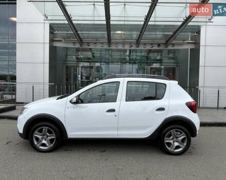 Белый Рено Сандеро СтэпВэй, объемом двигателя 0.9 л и пробегом 110 тыс. км за 7522 $, фото 8 на Automoto.ua