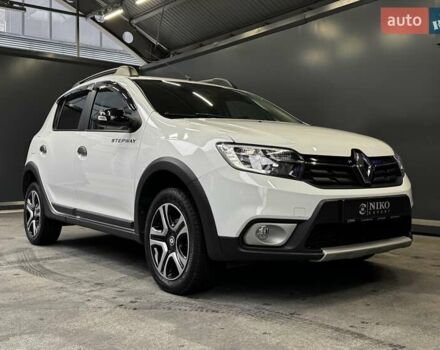 Белый Рено Сандеро СтэпВэй, объемом двигателя 0.9 л и пробегом 39 тыс. км за 11900 $, фото 20 на Automoto.ua