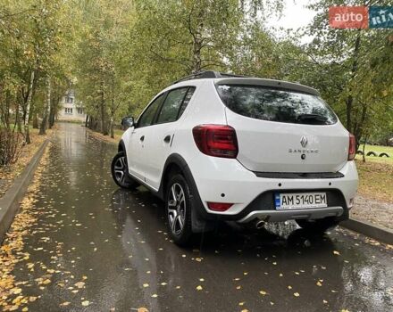 Білий Рено Сандеро СтепВей, об'ємом двигуна 0.9 л та пробігом 40 тис. км за 10500 $, фото 2 на Automoto.ua
