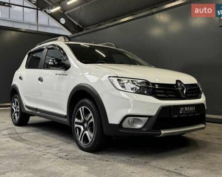 Белый Рено Сандеро СтэпВэй, объемом двигателя 0.9 л и пробегом 39 тыс. км за 11900 $, фото 18 на Automoto.ua