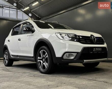 Белый Рено Сандеро СтэпВэй, объемом двигателя 0.9 л и пробегом 39 тыс. км за 11900 $, фото 21 на Automoto.ua