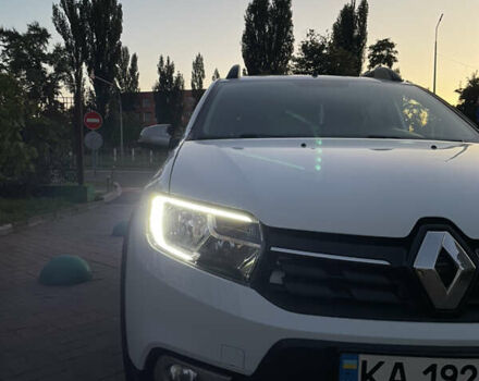 Белый Рено Сандеро СтэпВэй, объемом двигателя 0.9 л и пробегом 116 тыс. км за 7800 $, фото 20 на Automoto.ua