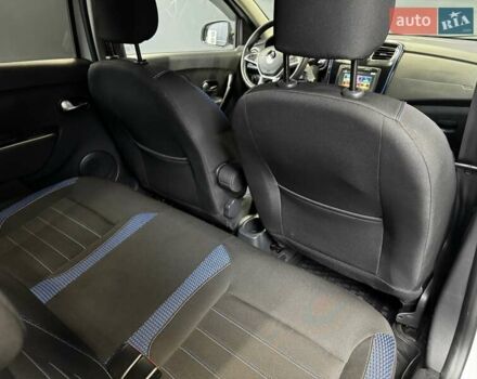 Белый Рено Сандеро СтэпВэй, объемом двигателя 0.9 л и пробегом 39 тыс. км за 11900 $, фото 31 на Automoto.ua