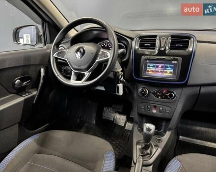 Белый Рено Сандеро СтэпВэй, объемом двигателя 0.9 л и пробегом 39 тыс. км за 11900 $, фото 26 на Automoto.ua