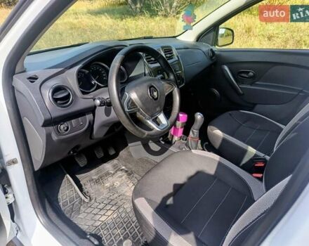 Білий Рено Сандеро СтепВей, об'ємом двигуна 0.9 л та пробігом 117 тис. км за 8999 $, фото 2 на Automoto.ua