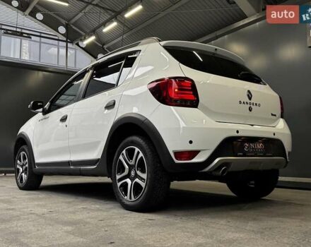 Белый Рено Сандеро СтэпВэй, объемом двигателя 0.9 л и пробегом 39 тыс. км за 11900 $, фото 8 на Automoto.ua