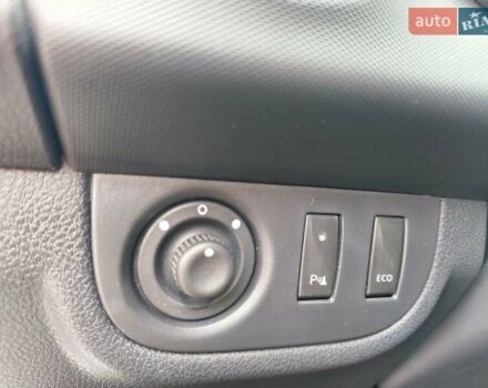 Белый Рено Сандеро СтэпВэй, объемом двигателя 1.46 л и пробегом 63 тыс. км за 13250 $, фото 17 на Automoto.ua