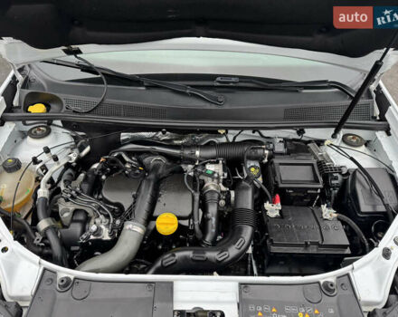 Белый Рено Сандеро СтэпВэй, объемом двигателя 1.46 л и пробегом 76 тыс. км за 12800 $, фото 11 на Automoto.ua