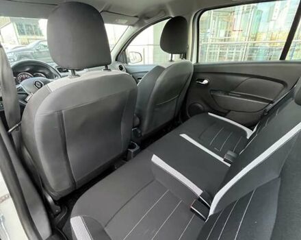 Білий Рено Сандеро СтепВей, об'ємом двигуна 0.9 л та пробігом 79 тис. км за 8164 $, фото 9 на Automoto.ua