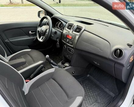 Рено Сандеро СтепВей 2021 у Запоріжжя на Automoto.ua Білий Рено Сандеро СтепВей, об'ємом двигуна 0.9 л та пробігом 110 тис. км за 10699 $, фото 13 на Automoto.ua