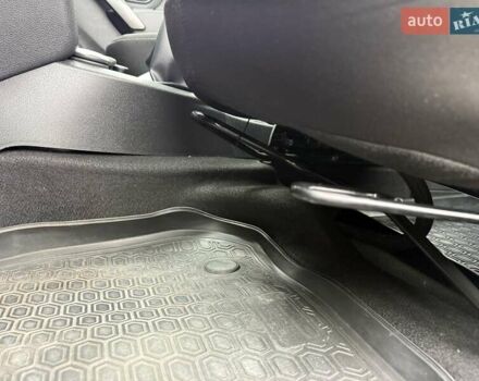 Белый Рено Сандеро СтэпВэй, объемом двигателя 0.9 л и пробегом 84 тыс. км за 9900 $, фото 24 на Automoto.ua