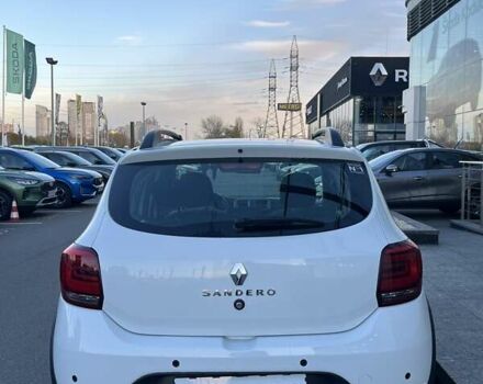 Білий Рено Сандеро СтепВей, об'ємом двигуна 0.9 л та пробігом 77 тис. км за 7974 $, фото 6 на Automoto.ua