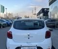 Білий Рено Сандеро СтепВей, об'ємом двигуна 0.9 л та пробігом 77 тис. км за 7974 $, фото 6 на Automoto.ua
