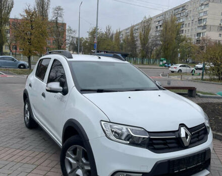 Белый Рено Сандеро СтэпВэй, объемом двигателя 1.46 л и пробегом 66 тыс. км за 12300 $, фото 2 на Automoto.ua