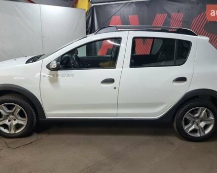 Белый Рено Сандеро СтэпВэй, объемом двигателя 0.9 л и пробегом 83 тыс. км за 8500 $, фото 2 на Automoto.ua