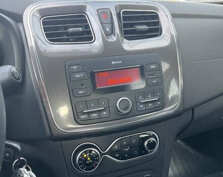 Білий Рено Сандеро СтепВей, об'ємом двигуна 0.9 л та пробігом 79 тис. км за 8164 $, фото 19 на Automoto.ua