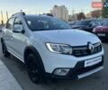 Білий Рено Сандеро СтепВей, об'ємом двигуна 0.9 л та пробігом 77 тис. км за 7974 $, фото 3 на Automoto.ua