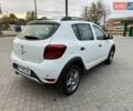 Рено Сандеро СтепВей 2021 у Запоріжжя на Automoto.ua Білий Рено Сандеро СтепВей, об'ємом двигуна 0.9 л та пробігом 110 тис. км за 10699 $, фото 4 на Automoto.ua