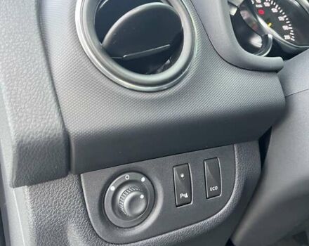 Білий Рено Сандеро СтепВей, об'ємом двигуна 0.9 л та пробігом 79 тис. км за 8164 $, фото 17 на Automoto.ua