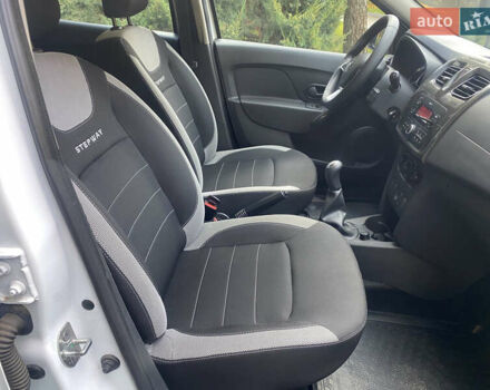 Рено Сандеро СтэпВэй 2021 в Киеве на Automoto.ua Белый Рено Сандеро СтэпВэй, объемом двигателя 1.46 л и пробегом 76 тыс. км за 12900 $, фото 14 на Automoto.ua