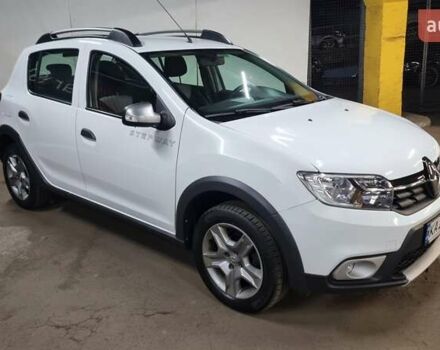 Белый Рено Сандеро СтэпВэй, объемом двигателя 0.9 л и пробегом 83 тыс. км за 8500 $, фото 5 на Automoto.ua