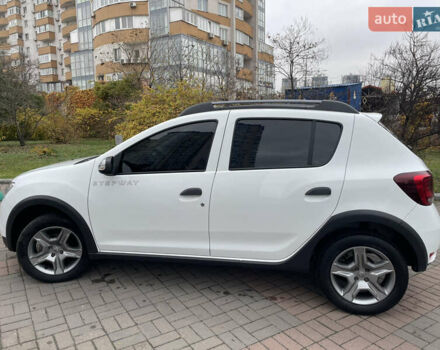 Белый Рено Сандеро СтэпВэй, объемом двигателя 1.46 л и пробегом 66 тыс. км за 12300 $, фото 8 на Automoto.ua