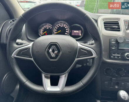 Белый Рено Сандеро СтэпВэй, объемом двигателя 1.46 л и пробегом 76 тыс. км за 12800 $, фото 6 на Automoto.ua