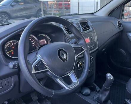 Білий Рено Сандеро СтепВей, об'ємом двигуна 0.9 л та пробігом 77 тис. км за 7974 $, фото 9 на Automoto.ua
