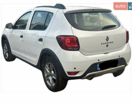 Білий Рено Сандеро СтепВей, об'ємом двигуна 0.9 л та пробігом 103 тис. км за 9550 $, фото 2 на Automoto.ua