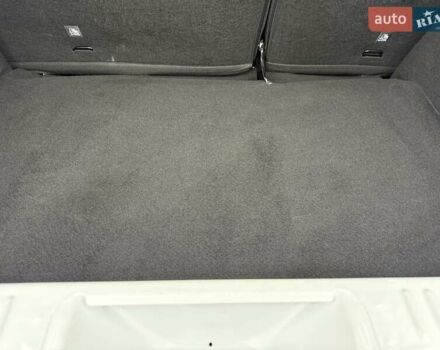 Белый Рено Сандеро СтэпВэй, объемом двигателя 0.9 л и пробегом 84 тыс. км за 9900 $, фото 9 на Automoto.ua