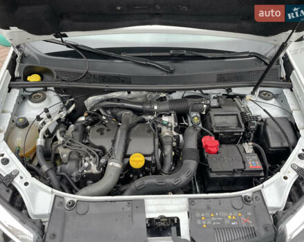 Белый Рено Сандеро СтэпВэй, объемом двигателя 1.46 л и пробегом 66 тыс. км за 12300 $, фото 25 на Automoto.ua