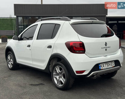 Белый Рено Сандеро СтэпВэй, объемом двигателя 1.46 л и пробегом 76 тыс. км за 12800 $, фото 3 на Automoto.ua