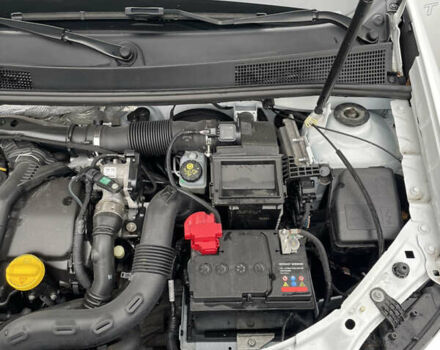 Белый Рено Сандеро СтэпВэй, объемом двигателя 1.46 л и пробегом 66 тыс. км за 12300 $, фото 27 на Automoto.ua