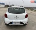 Белый Рено Сандеро СтэпВэй, объемом двигателя 0.9 л и пробегом 84 тыс. км за 9900 $, фото 3 на Automoto.ua
